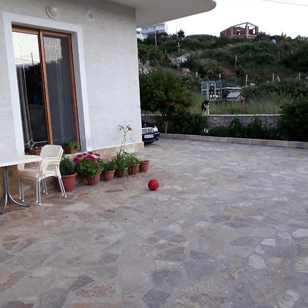 Guesthouse Emanuel Ksamil Esterno foto
