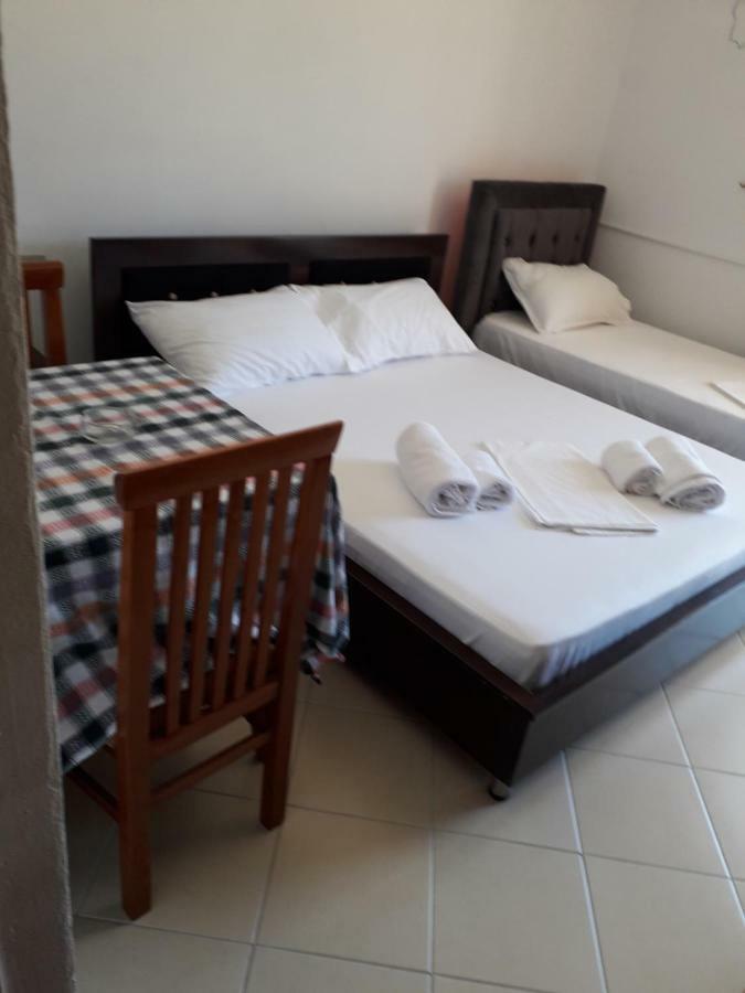 Guesthouse Emanuel Ksamil Esterno foto